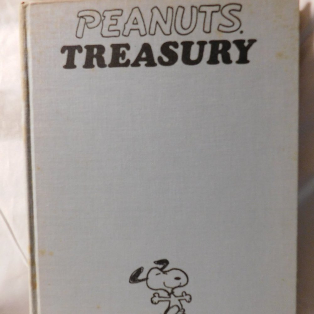 Peanuts Treasury by Charles M Schulz 1969 Hardcover Book Vintage - Picture 6 of 9